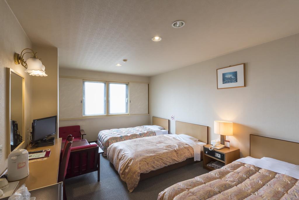 Oka Hotel Kanazawa Bagian luar foto