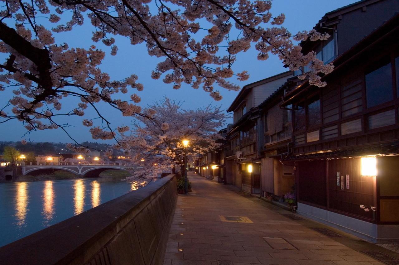Oka Hotel Kanazawa Bagian luar foto